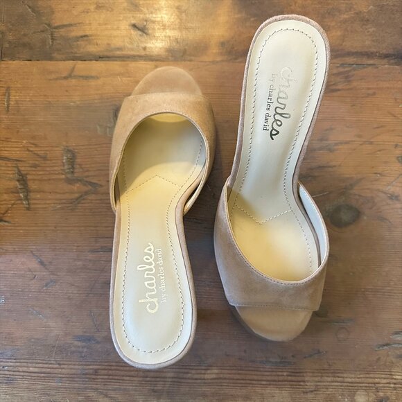 Charles David Nude Suede Slides 7M 3 3/4" Heel NWOT - Picture 2 of 4